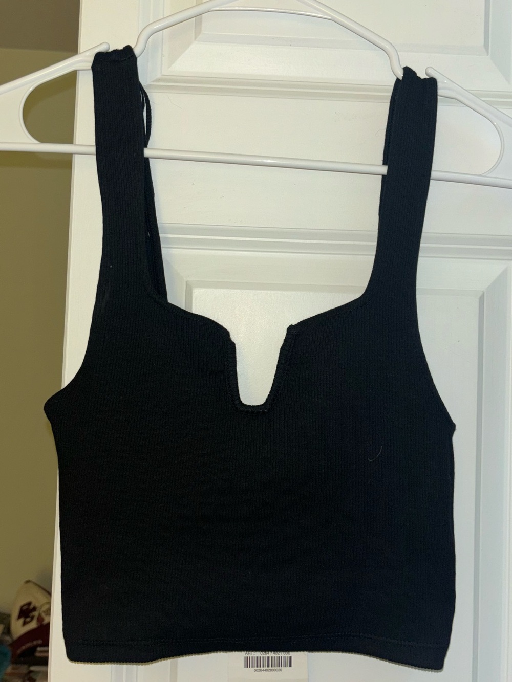 Zara Black Ribbed Notch Crop Tank